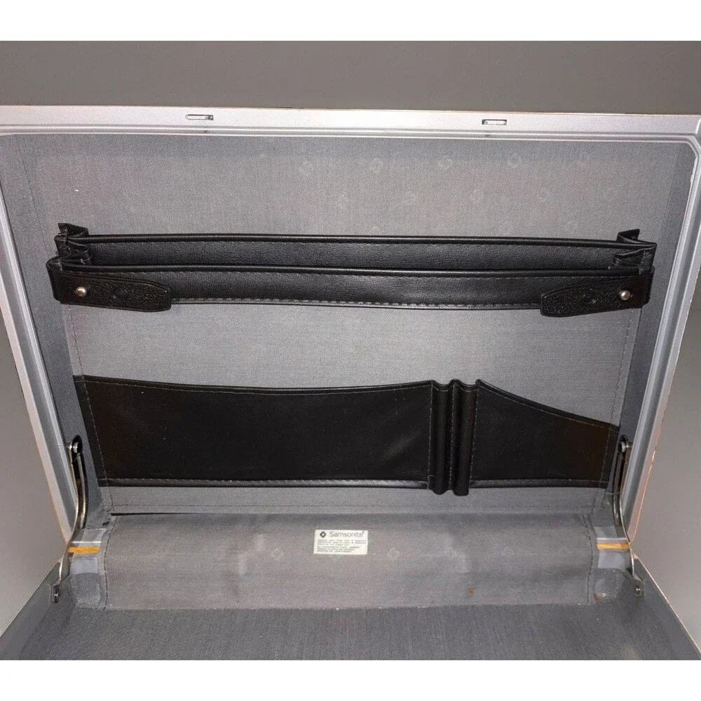 Vintage 1970’s Samsonite Black Hard Shell Briefcase Attaché No Key 18”x 12”x3.5”